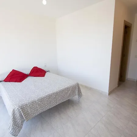 Cami Del Pinar فيلة