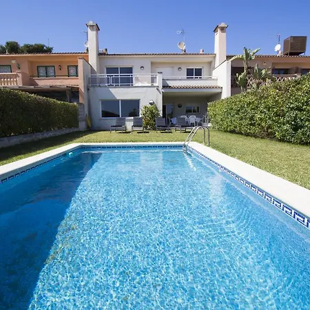 Cami Del Pinar Villa